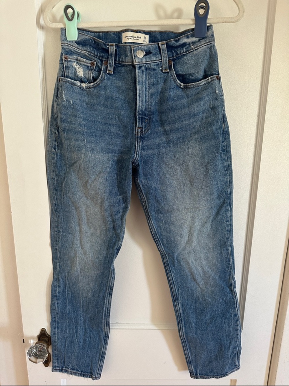Abercrombie & Fitch High Rise Mom Jeans